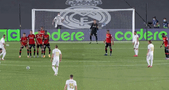 曼联客场险胜切尔西红魔重回榜首