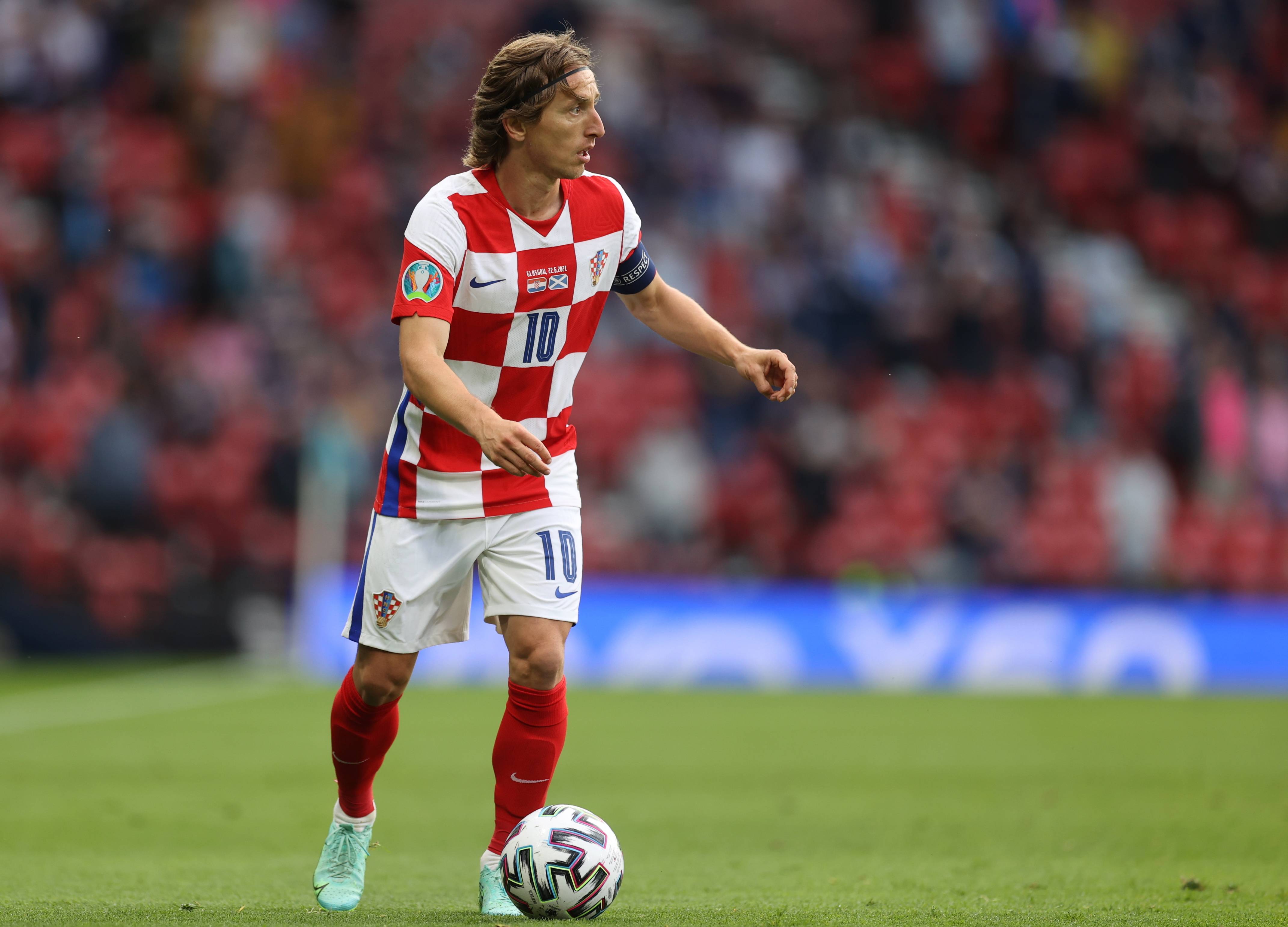 足球欧洲俱乐部频繁爆冷，球迷：本赛季太刺激